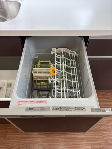 人気の食器洗い乾燥機付きのシステムキッチンです
