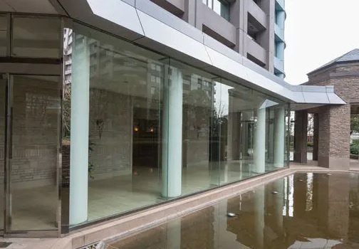 センチュリーパークタワーのエントランス