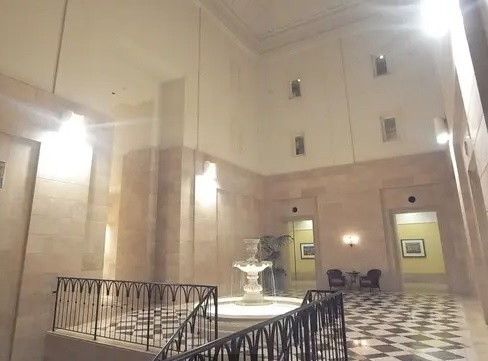 センチュリーパークタワーのエントランス