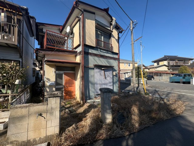 南東角地で陽当り良好！市街化調整区域ですが、どなたでも再建築可能です！当社無料の間取り作成も承ります！荻島小学校まで徒歩約4分(270ｍ)、お子様の通学に安心！お気軽にお問い合わせください！