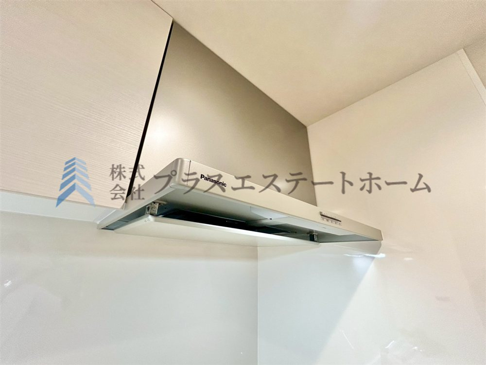 圧迫感を与えないスリムなデザインが魅力のレンジフードです♪ファン入口付近もお手入れしやすい形状です♪