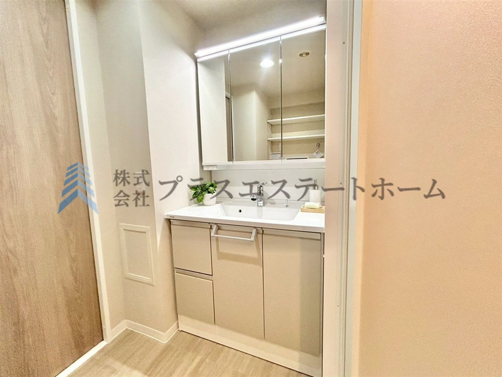 大型洗面器は、洗顔・洗髪はもちろん、つけ置き洗いなどにも便利です♪