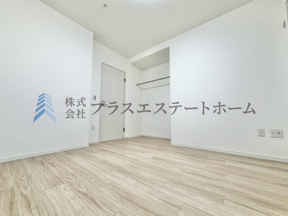 洋室はシンプルな配色にしていますので、お客様好みの家具を配置頂けます♪