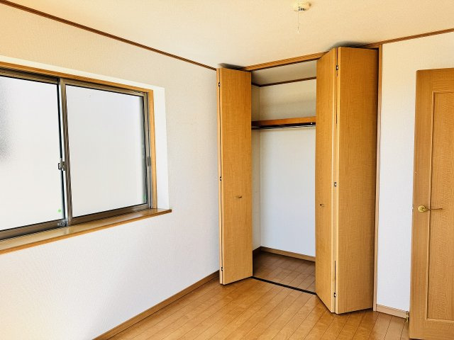 ～収納力の高いクローゼット完備～