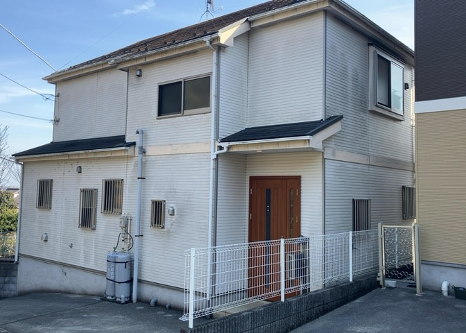 お持ちの車種によっては前面道路が広い方が便利でしょう。しかし、前面道路が広ければその分交通量が多くなるため、騒音などが気になる場合があります。実際に現地を見学し、周辺交通量や騒音などを確認しましょう！