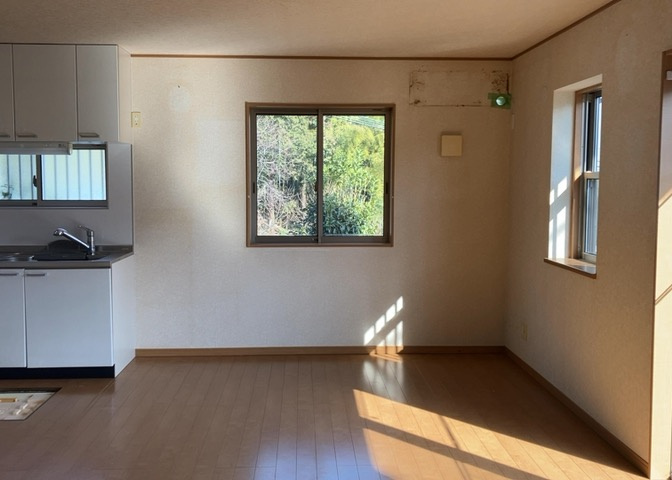 リビングの間取りの種類は大きくわけてリビングとダイニングが別になっているタイプ、リビングダイニング一体型です。どちらも一長一短ですので、家を選ぶ時はその両面をチェックして決めるようにしましょう。