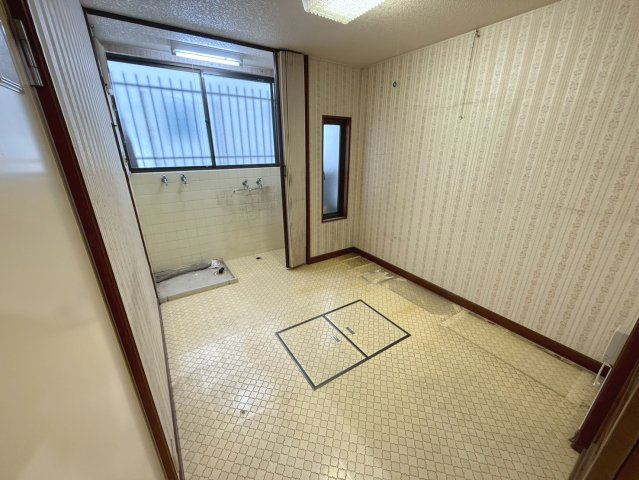 約4.5帖洋室：リフォームをお楽しみいただけます♪