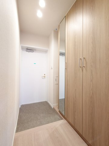 【新品】建具、扉、デザインクロス、フローリング！素敵なナチュラルデザインです♪