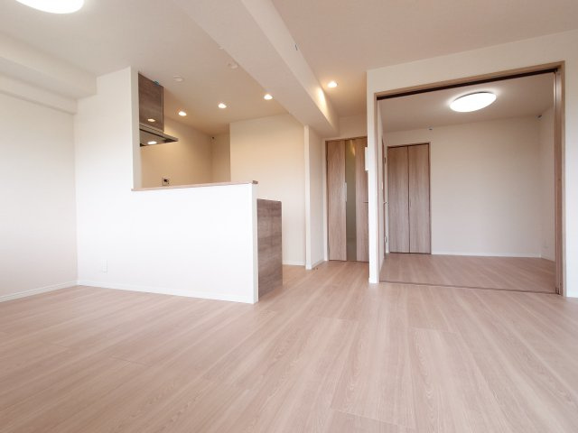 【リノベーション仕様】全居室フローリング、洋室3部屋、ワイドリビングです♪