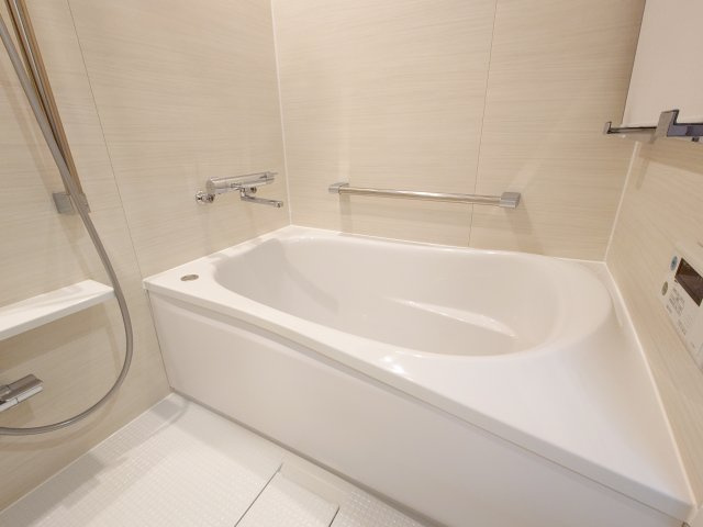 【新品】ユニットバス交換（浴室暖房乾燥機付き）、綺麗でバスタイムを満喫できます♪