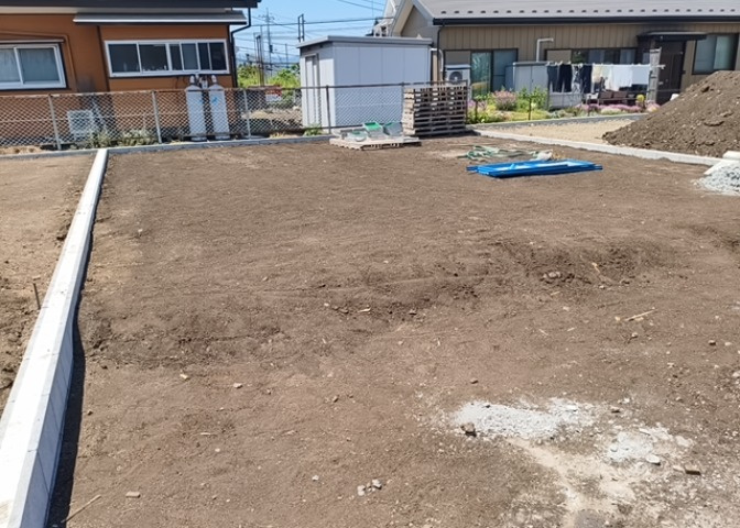 人が暮らすうえで日光は大切な要素となります。日当たりの良さは譲れないポイントですね。併せて近くに大きな建築物の建築予定がないか、あるいはそれが可能な土地が近くにないか事前に確認することもお勧めします。