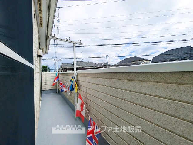 落ち着いた時間を過ごせるバルコニーです