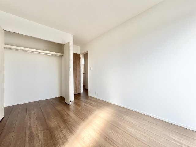 2階洋室。子供部屋、書斎、寝室など用途は様々です。　