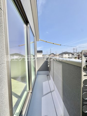 お洗濯にも便利なバルコニー付き