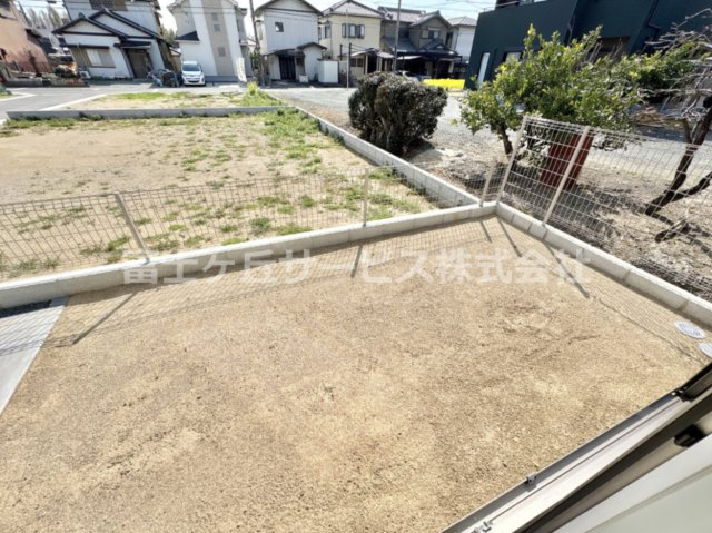 簡単な家庭菜園も楽しめるお庭です