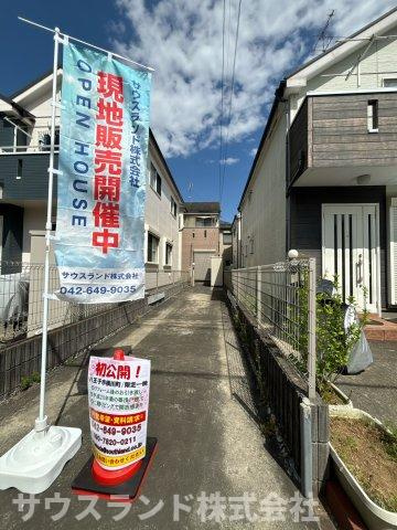 緑に包まれながらも、毎日の生活はスマートに。自然と利便性がほどよく寄り添う、心地よい暮らしの舞台。
