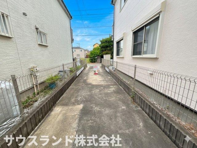 敷地内駐車2台可能だからこそ叶う、暮らしにゆとりある毎日。車中心のライフスタイルにも対応しやすいです。
