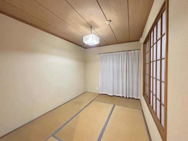 独立6畳/2か所電動シャッター付