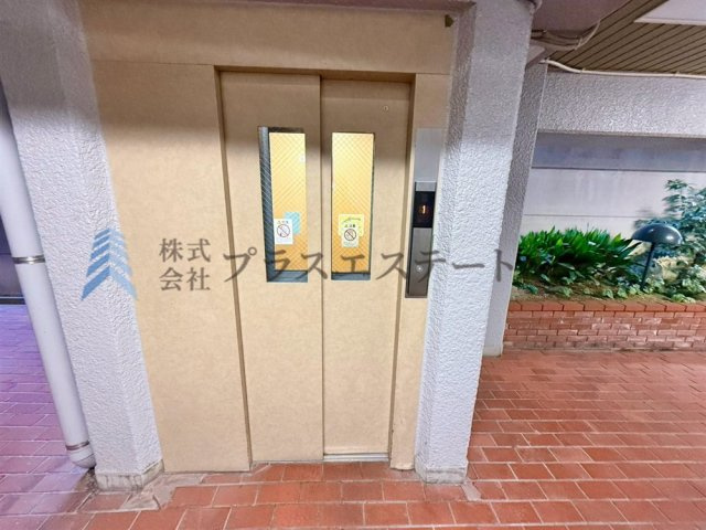 エレベーター完備♪重たい荷物があっても安心♪