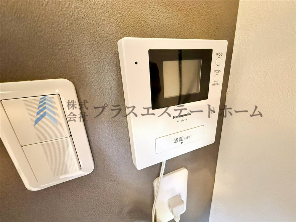 TVモニター付きインターフォン♪防犯面も安心です♪