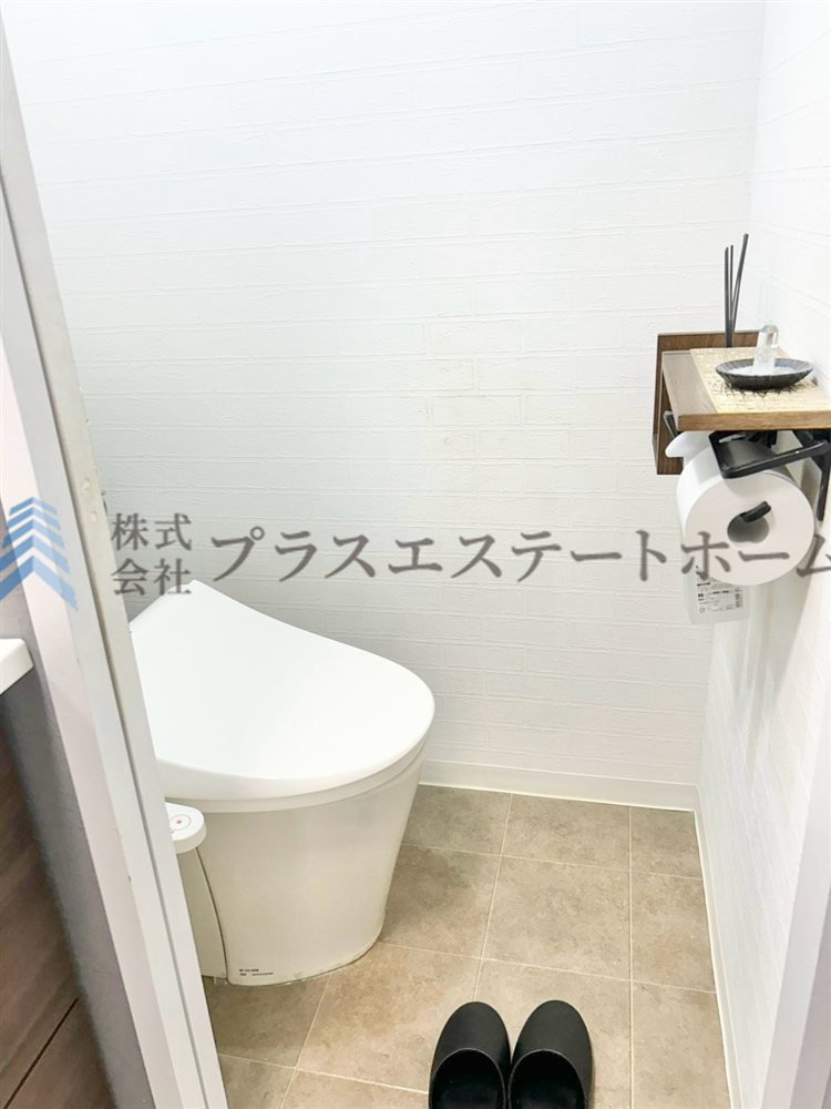 きれいをまもるせいけつトイレ♪お掃除はサッとひとふきで完了！　少ない水で、汚れをしっかり洗い流します♪