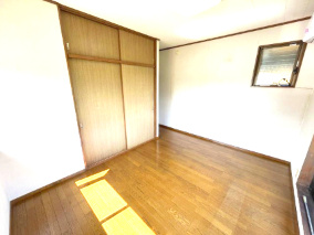 2階　洋室（6.5帖）