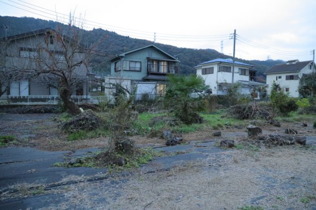 物件の詳細については、現地を見てわかること以外に、役所や法務局などで調べないとわからないことがあります。そのため、現地に行く場合は、もしこの物件を買ったらどのような生活ができるかをイメージしましょう。