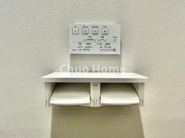 【ウォシュレット】清潔に使いたいお手洗いには最適な設備です。もちろんウォームレットも標準装備です。