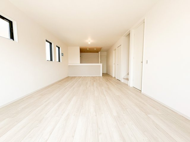 ネットで簡単◆見学予約【まずはお気軽に見学予約・資料請求をクリック】