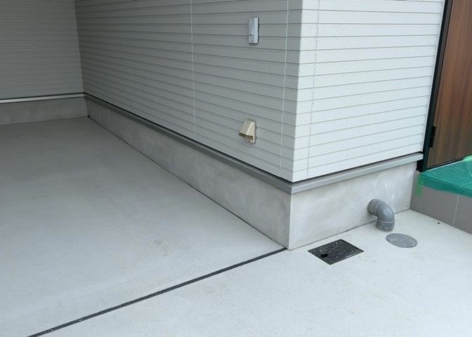 木造住宅とは土台、壁、柱など建築物の強度を支える構造体の材に木が使用されている構造を指します。構造体は建物の自重を支えるだけではなく風圧や水圧、積裁荷重などあらゆる衝撃に耐えるための基礎です。