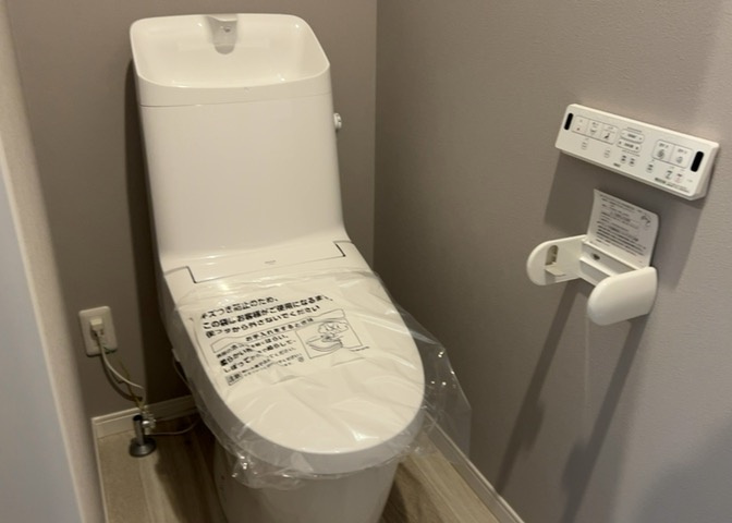 トイレは大きさや形、機能、抗菌性などが異なる多種多彩なタイプが各メーカーから出ています。それぞれに良さがあるため、事前にどういったタイプのトイレがいいのかをご家庭内で決めて、内見に行くといいでしょう。