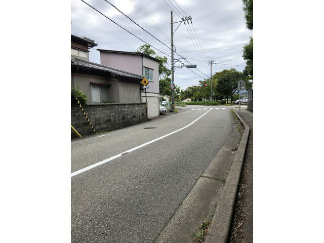 前面道路　南側