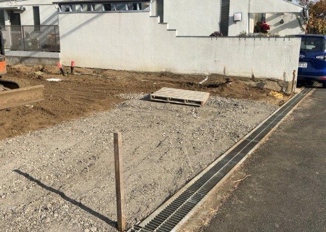 土地の形が極端に長細かったり、狭小地、あるいは道路との高低差がある傾斜地だった場合、後々売ろうとしても買い手がつかない場合もあります。後々、売却することになった時に価値の下がらない土地を選びましょう。