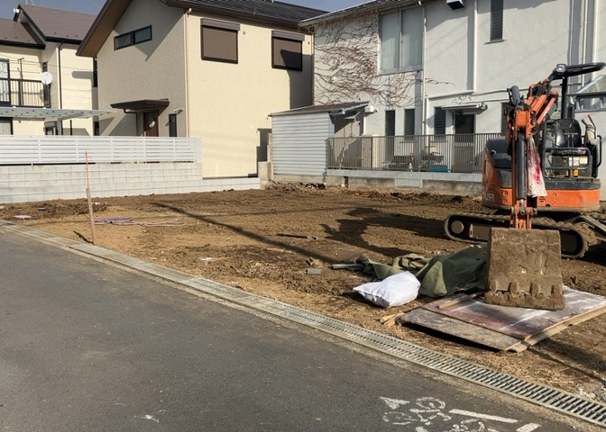 土地を買う際、住む地域の自治体や福祉の補助制度にも注目してみましょう。子供や老人の医療補助やゴミ出しのルールなど、自治体によってルールに大きな違いがあるため、暮らしやすい土地で判断するとよいでしょう。