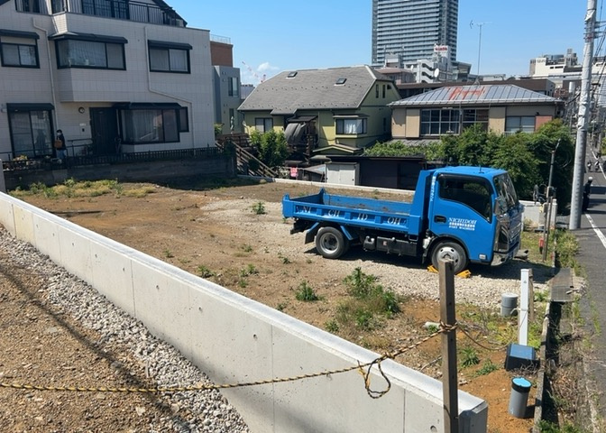 人が暮らすうえで日光は大切な要素となります。日当たりの良さは譲れないポイントですね。併せて近くに大きな建築物の建築予定がないか、あるいはそれが可能な土地が近くにないか事前に確認することもお勧めします。