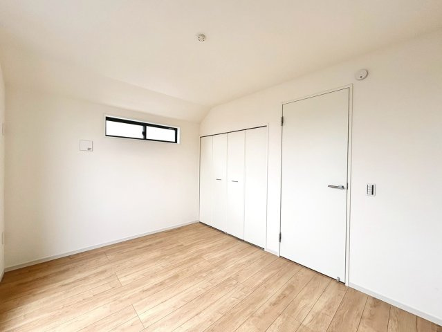 洋室6帖・室収納付きで、お部屋がすっきり片付きます。