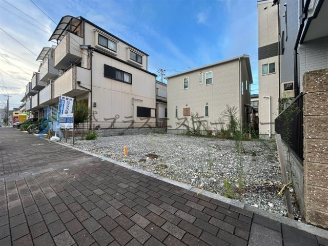 〇南西向きの整形地♪現状更地です♪　〇前面道路広々幅員約13.0ｍ♪　