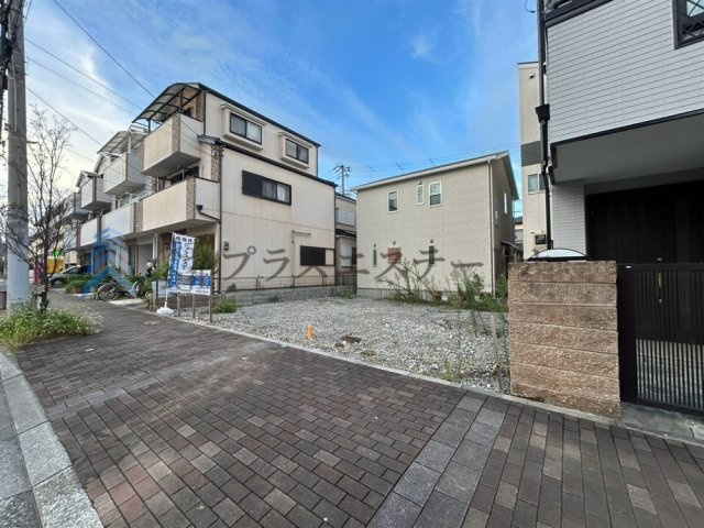 〇南西向きの整形地♪現状更地です♪　〇前面道路広々幅員約13.0ｍ♪