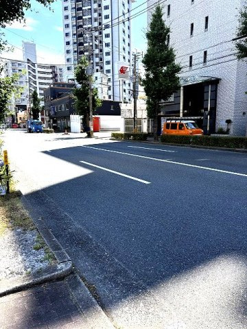 前面道路です