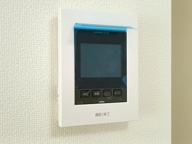 【TVモニター付きインターフォン】　見える安心を叶えるモニター付きインターフォン完備！操作が分かりやすいのも人気のポイント！