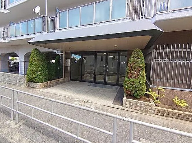 ユニハイム市岡　エントランス
