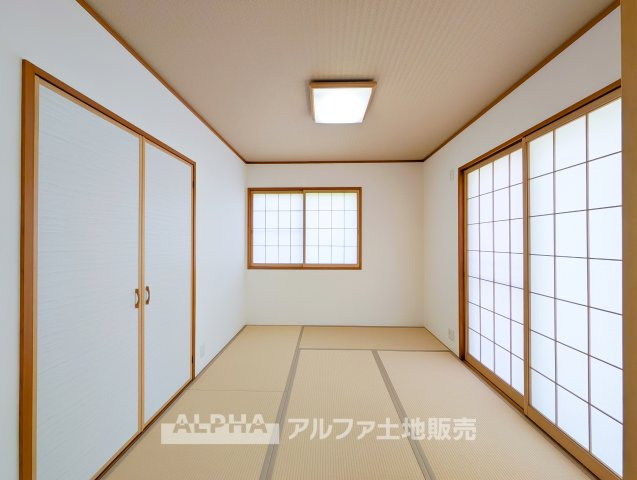【Japanese-room】　◆和室◆畳のやさしい感触が心を落ち着かせる和室。日常の中に、ほっと一息つける場所を。