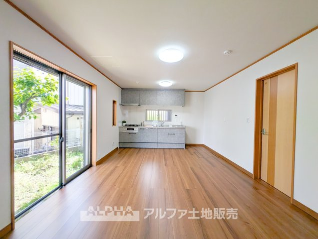 【Cherish　the　time】　◆君との時間は◆リビングで、食卓で、寝室で、どこにいても楽しめる。居心地の良い空間の中で質のいい安らぎを求めたい。