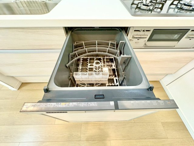 後片付けの時間をぐっと短縮できる食洗機つき。