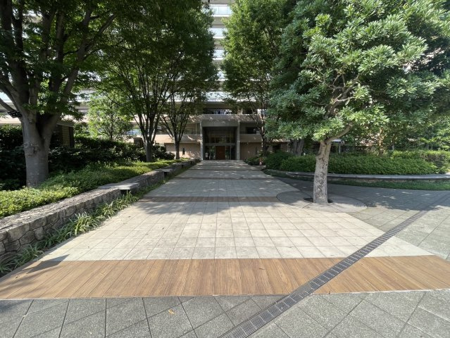 屋根付きのバイク置き場　※空状況はお気軽にお問合せ下さい♪