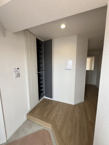 落ち着いた玄関です