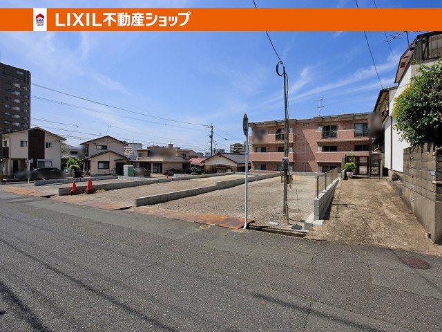 一方　南東側公道　接道7.5ｍ　幅員6.1m　