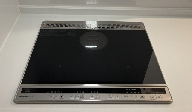 IHクッキングヒーター3口　安全で料理も楽しくなりそう