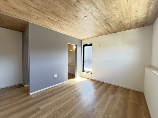 10帖の洋室　WIC付きで寝室にぴったり