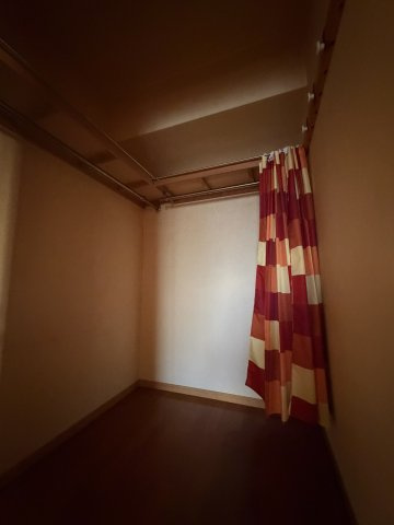 明るい色調の室内です